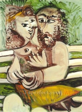 パブロ・ピカソ Painting - ベンチに座るカップル 1971年 パブロ・ピカソ